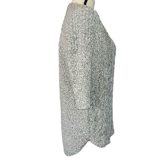 Express gray & white v-neck cable sweater medium - Picture 4 of 7